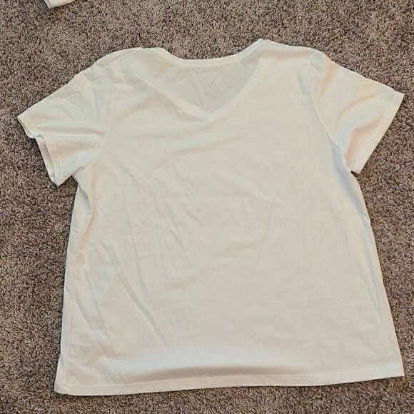 White Time and Tru V-Neck Tee - Picture 4 of 4